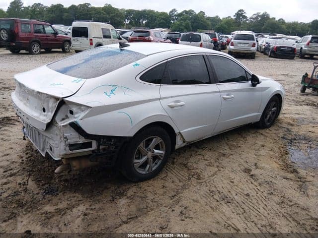 2021 HYUNDAI SONATA SE 4