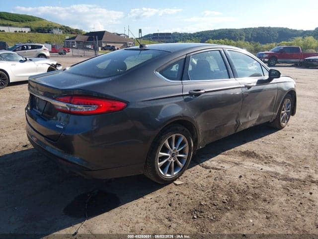 2017 FORD FUSION SE 4