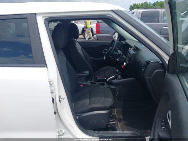 2019 KIA SOUL + 5
