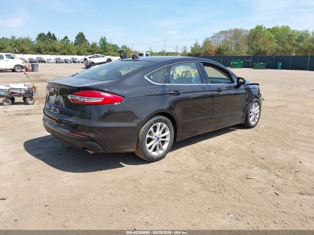 2020 FORD FUSION SE 4