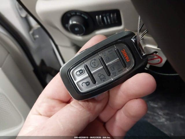2024 CHRYSLER PACIFICA HYBRID SELECT 11