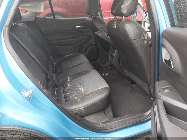 2025 CHEVROLET TRAX FWD LT 8