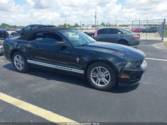 2013 FORD MUSTANG V6
