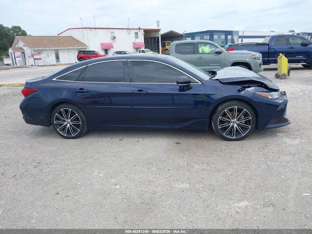 2022 TOYOTA AVALON TOURING 13