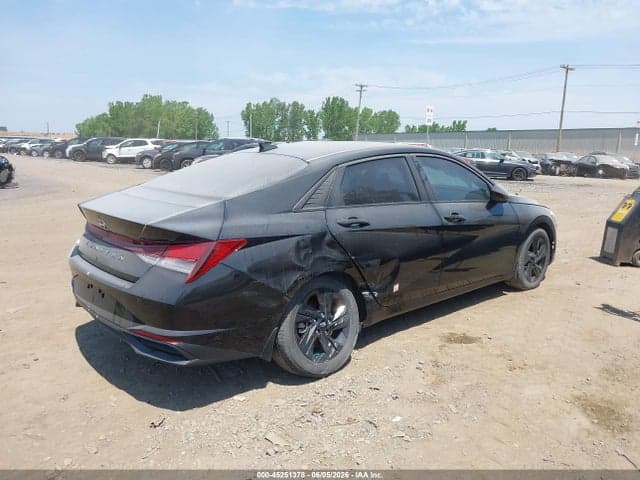 2023 HYUNDAI ELANTRA SEL 4