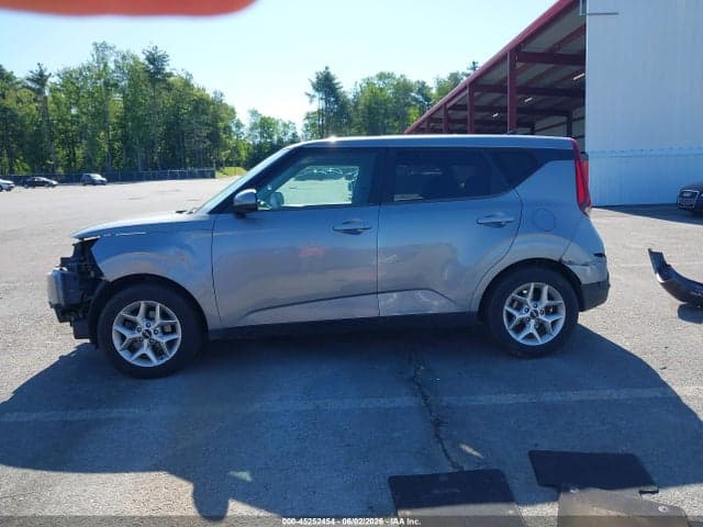 2022 KIA SOUL LX 14