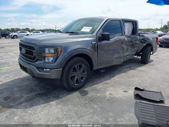 2023 FORD F-150 XLT 2