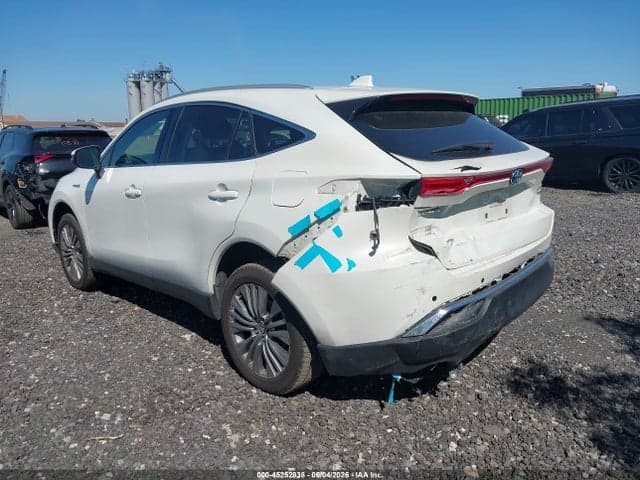 2021 TOYOTA VENZA LIMITED 3