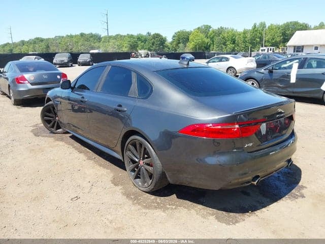 2017 JAGUAR XF S 3