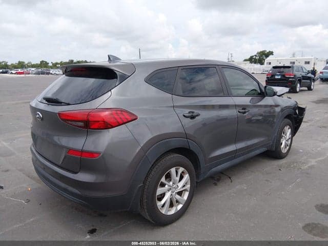 2020 HYUNDAI TUCSON SE 4