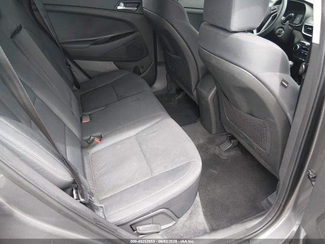2020 HYUNDAI TUCSON SE 8