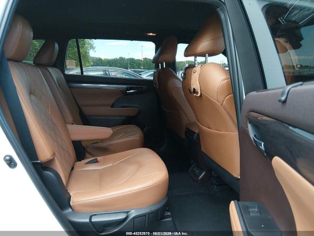 2022 TOYOTA HIGHLANDER PLATINUM 8