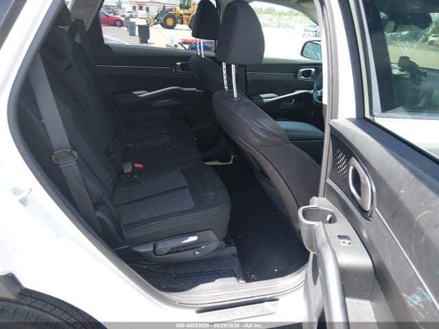 2025 KIA SORENTO LX 8