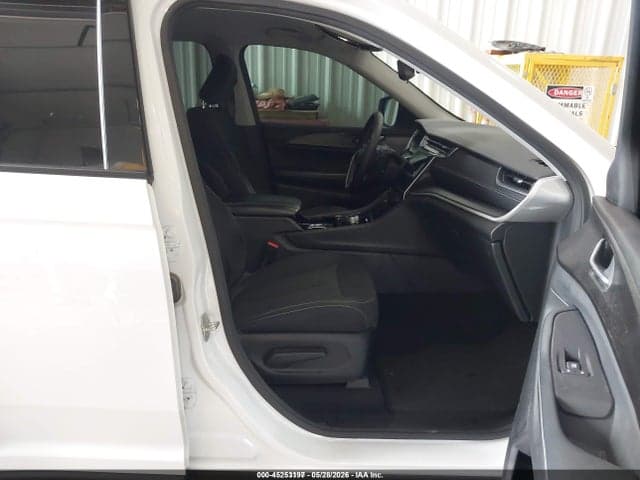 2023 JEEP GRAND CHEROKEE LAREDO 4X4 5
