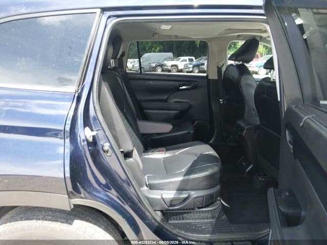 2023 TOYOTA HIGHLANDER HYBRID XLE 8
