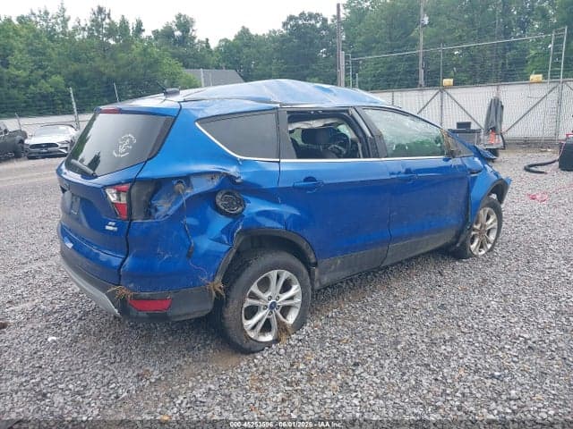 2017 FORD ESCAPE SE 4