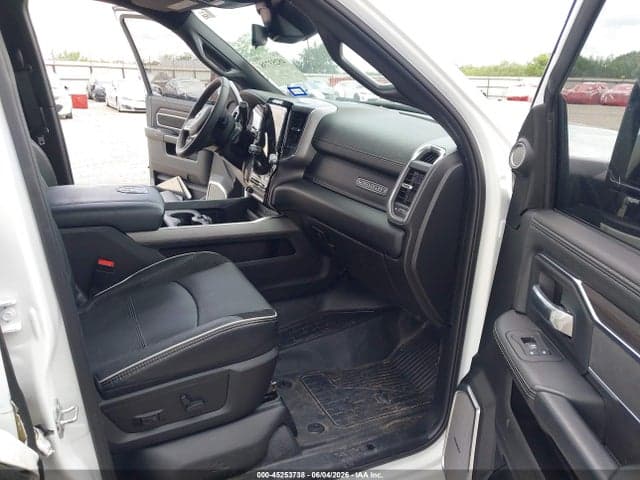 2025 RAM 5500 CHASSIS TRADESMAN/BIG HORN 7