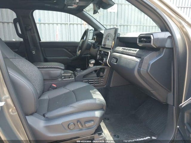 2024 TOYOTA TACOMA LIMITED 5