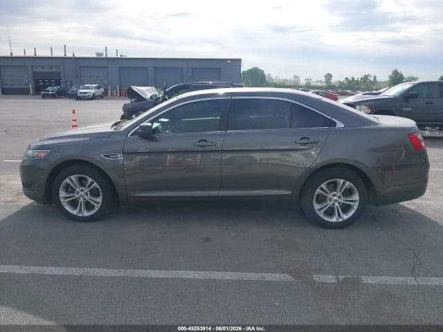 2017 FORD TAURUS SE 14