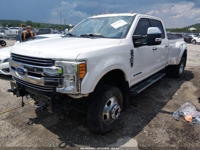 2017 FORD F-350 LARIAT 2