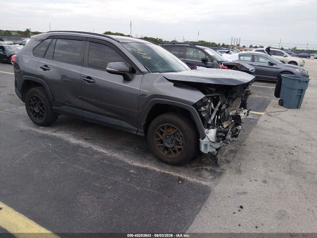 2021 TOYOTA RAV4 XLE 1