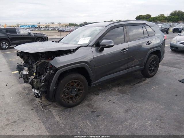 2021 TOYOTA RAV4 XLE 2
