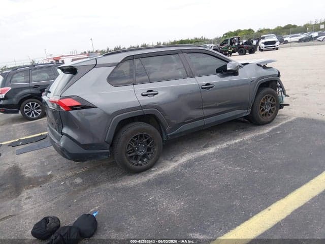 2021 TOYOTA RAV4 XLE 4