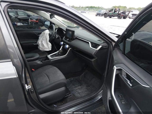 2021 TOYOTA RAV4 XLE 5