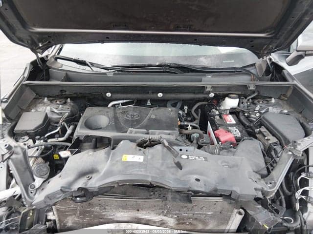 2021 TOYOTA RAV4 XLE 10