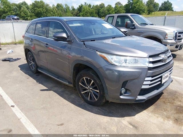 2017 TOYOTA HIGHLANDER XLE 1