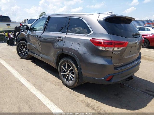 2017 TOYOTA HIGHLANDER XLE 3