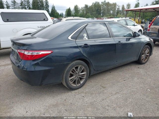 2017 TOYOTA CAMRY SE 4