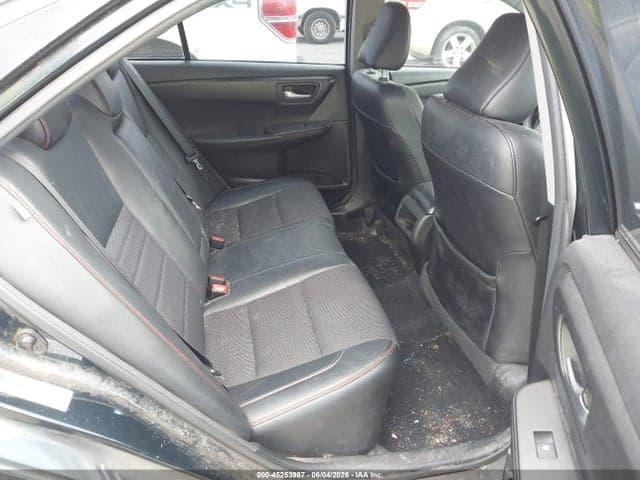 2017 TOYOTA CAMRY SE 8