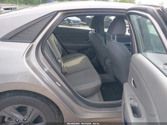 2021 HYUNDAI ELANTRA SEL 8