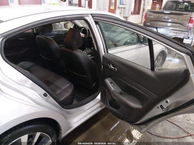 2019 NISSAN ALTIMA 2.5 SR 8