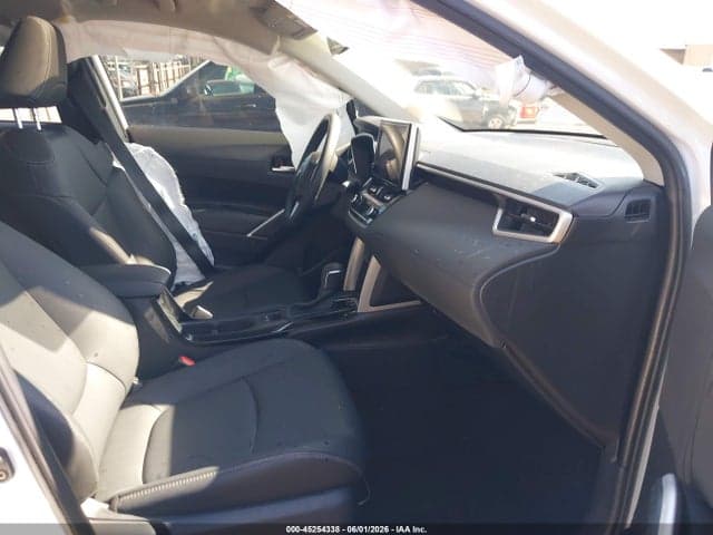 2025 TOYOTA COROLLA CROSS XLE 5