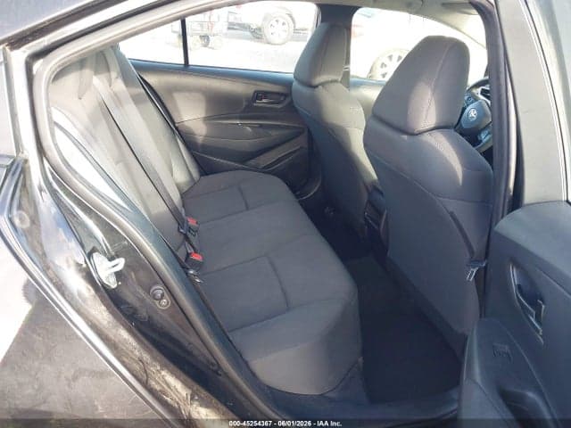 2022 TOYOTA COROLLA LE 8