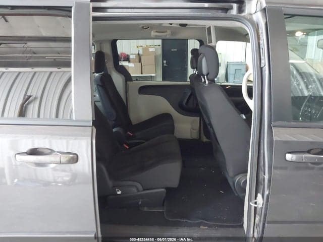 2017 DODGE GRAND CARAVAN SE 8
