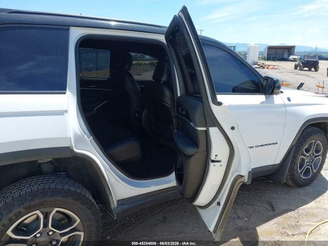2023 JEEP GRAND CHEROKEE 4XE TRAILHAWK 8
