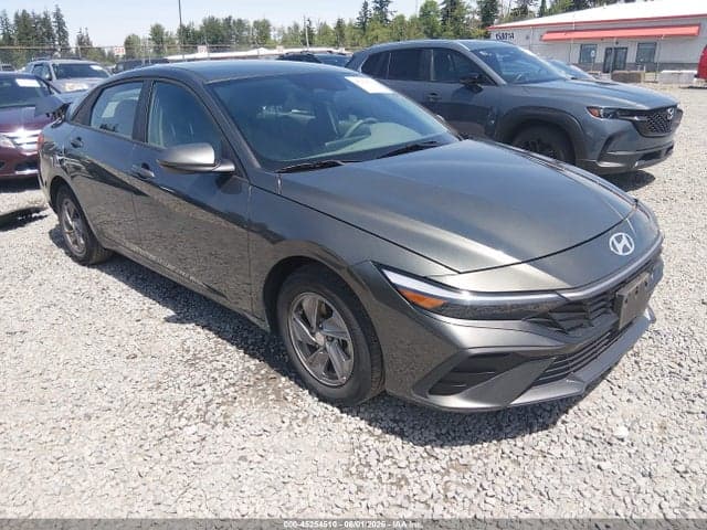 2024 HYUNDAI ELANTRA SE