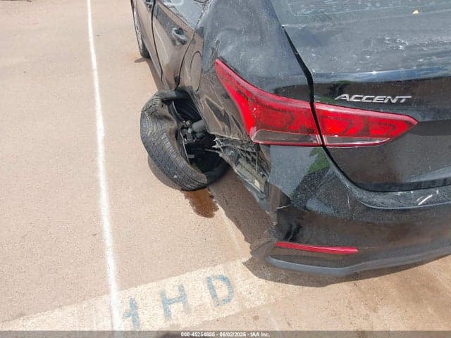2022 HYUNDAI ACCENT SE 18