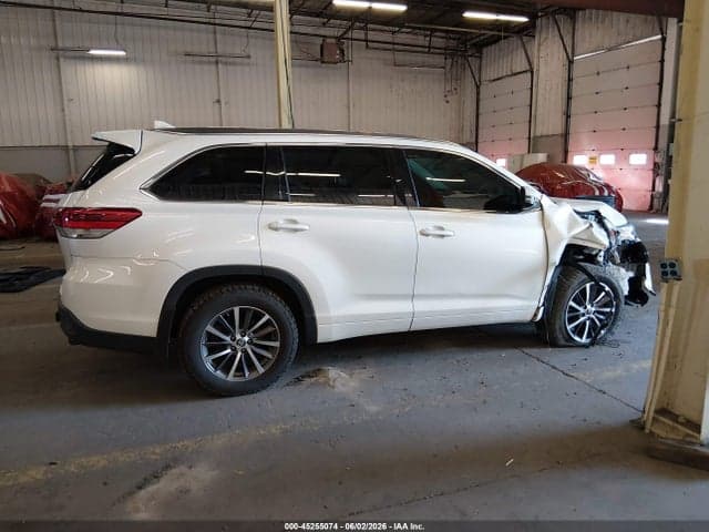 2018 TOYOTA HIGHLANDER XLE 13