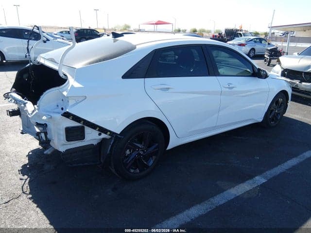 2023 HYUNDAI ELANTRA SEL 4