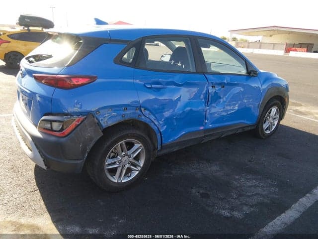 2022 HYUNDAI KONA SE 4