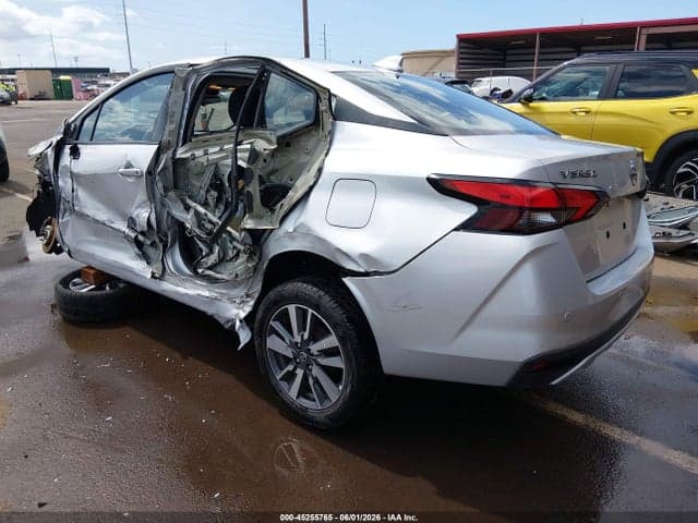 2020 NISSAN VERSA SV XTRONIC CVT 3