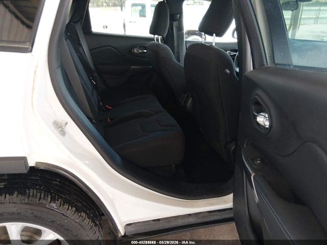 2020 JEEP CHEROKEE LATITUDE 4X4 8