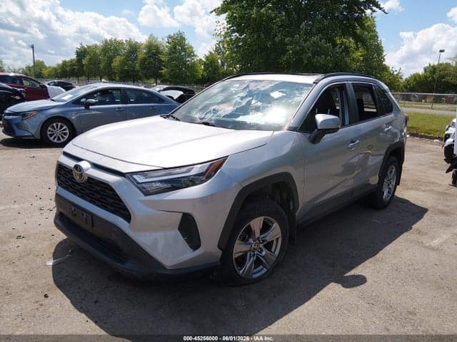 2022 TOYOTA RAV4 XLE 2