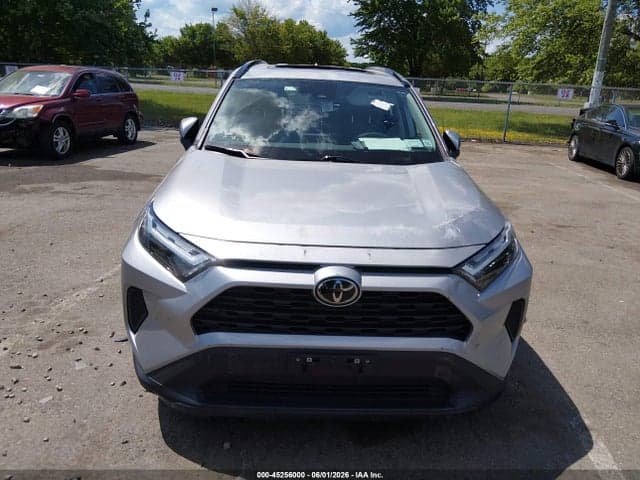 2022 TOYOTA RAV4 XLE 12