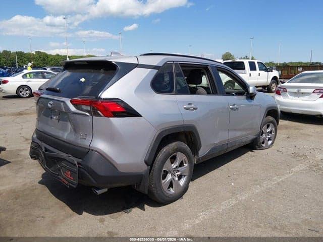 2022 TOYOTA RAV4 XLE 4