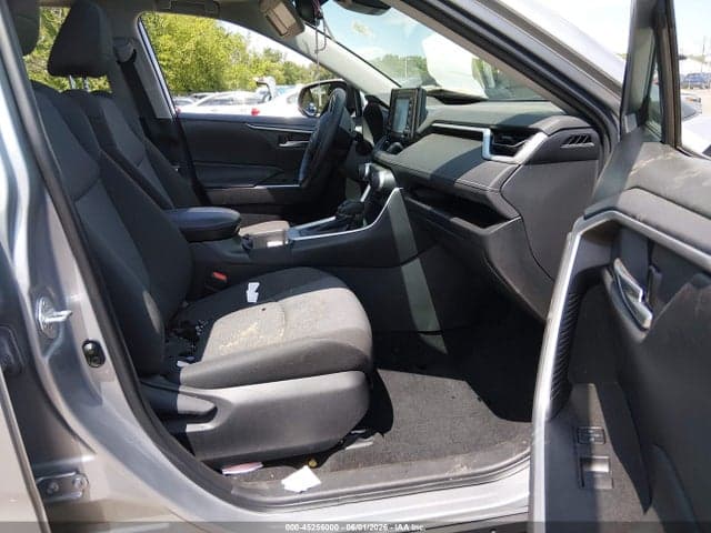 2022 TOYOTA RAV4 XLE 5